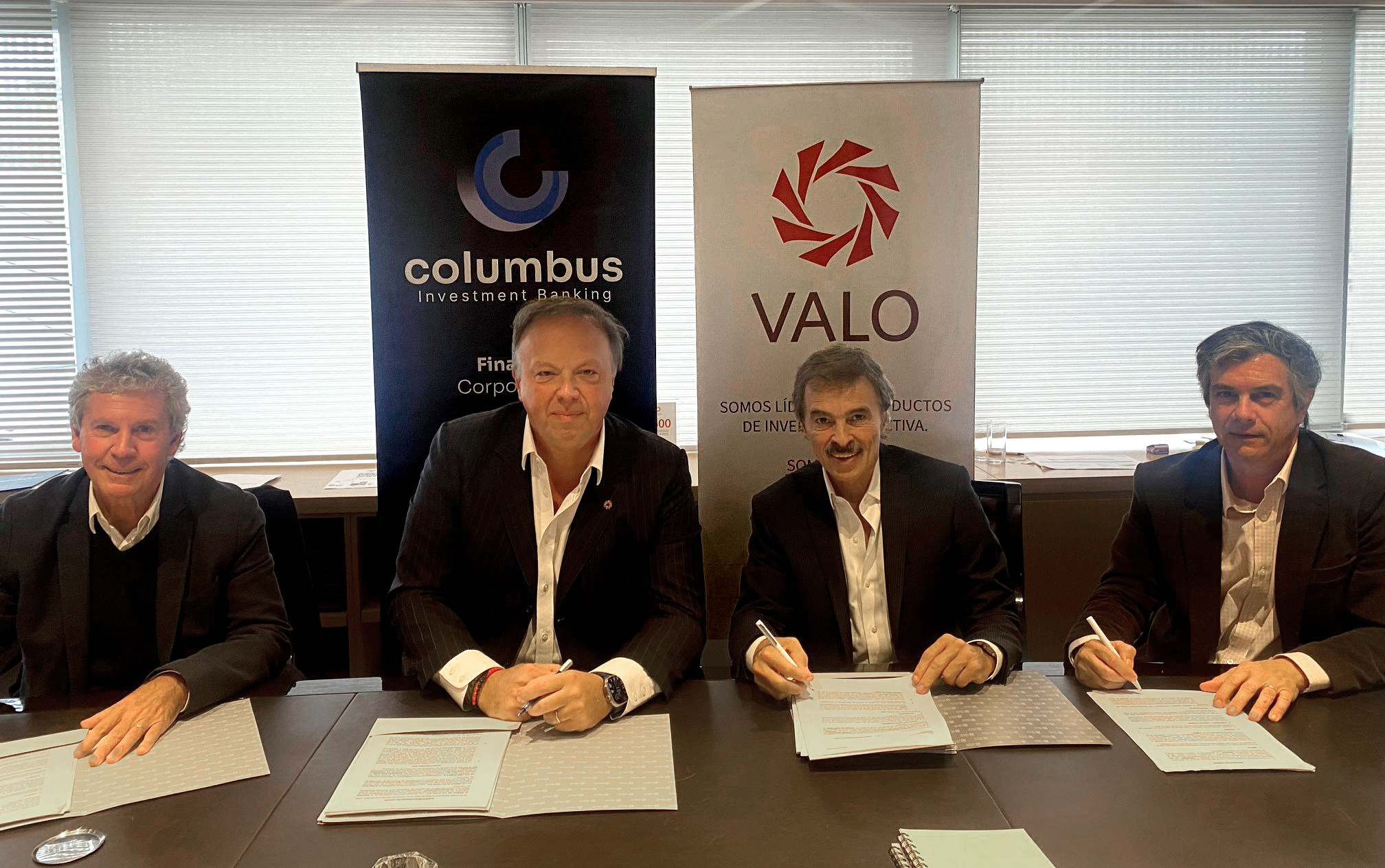 Firma del acuerdo de fusión por absorción de VALO con Columbus